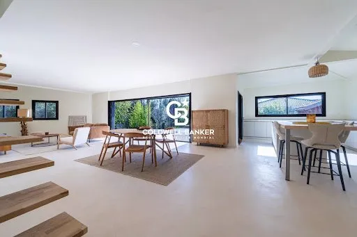 Maison 5 pièces 195 m²