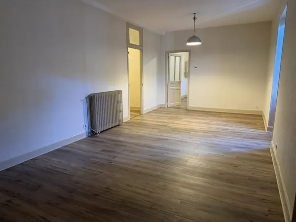 LOCATION APPARTEMENT DE TYPE 4 A VILLEFRANCHE, PROCHE HOPITAL