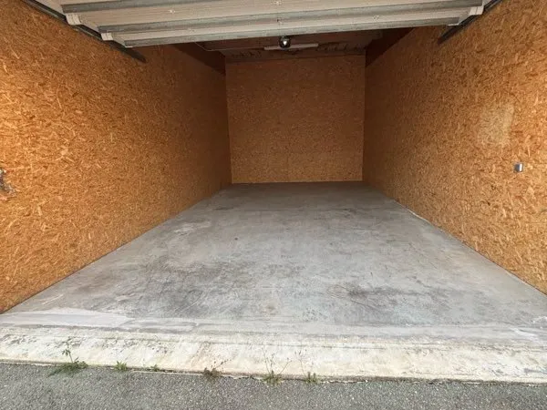 Box / Dépôt