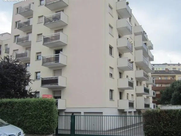 Loue Garage au 100 rue de la Ziegelau 67100 STRASBOUG