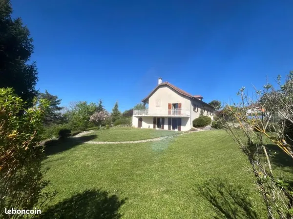 Maison 7 pièces 205 m²
