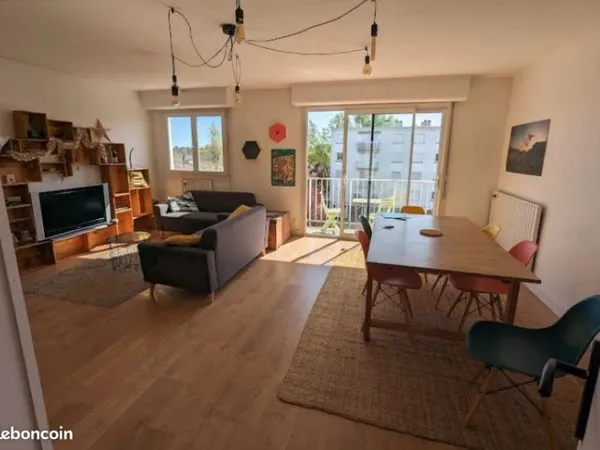 Colocation grand appartement proximité domaine universitaire