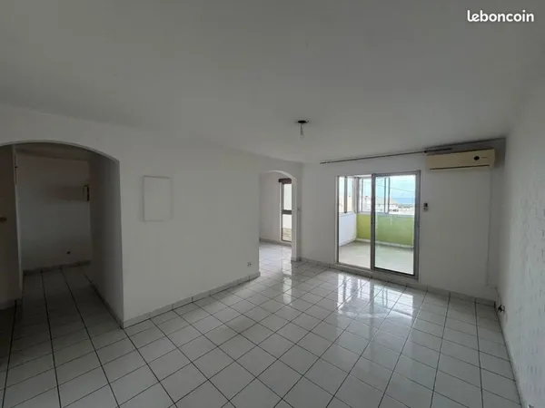 Vends appartement T3 Moufia face à l'université