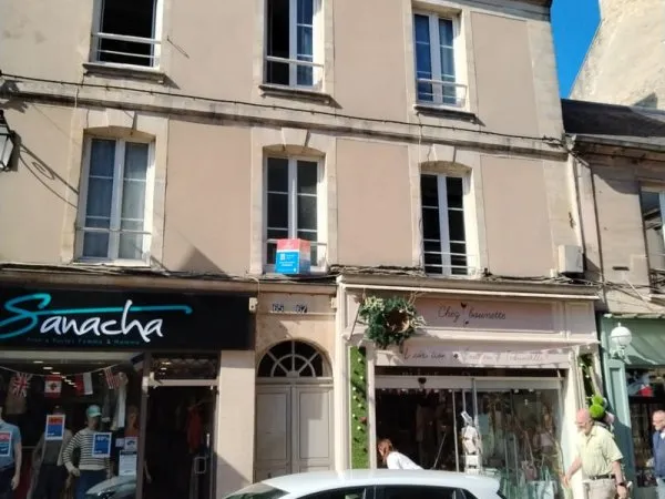 F2 meublé, comprenant un séjour, un coin cuisine, une chambr