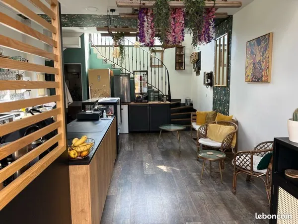 Local commercial équipé - Pas de porte - Ollioules (83190) - 54 m² - clé en main