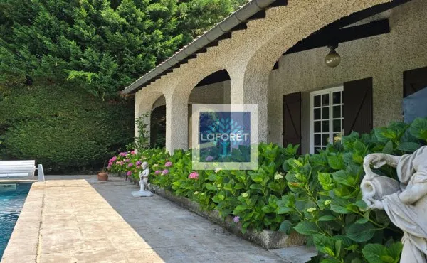 Maison 8 pièces 220 m²