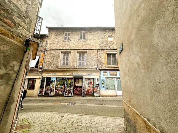 MAISON DE VILLE AVEC LOCAL COMMERCIAL