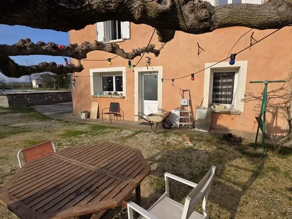 Chabeuil en campagne vaste maison ancienne avec hangar sur 3