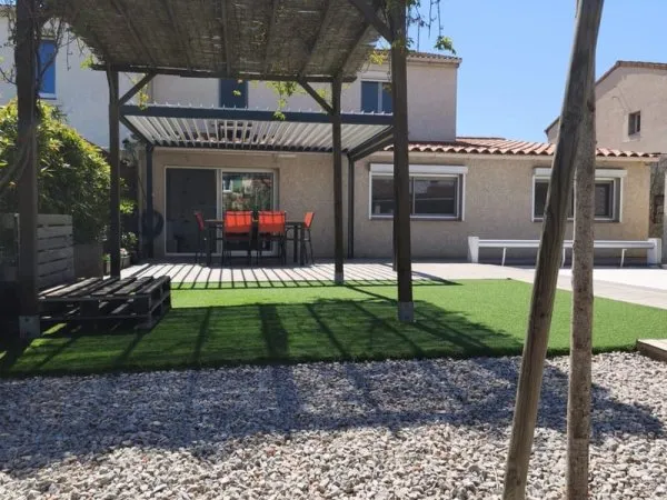 BEAUX VOLUMES VILLA 3 FACES AVEC PISCINE