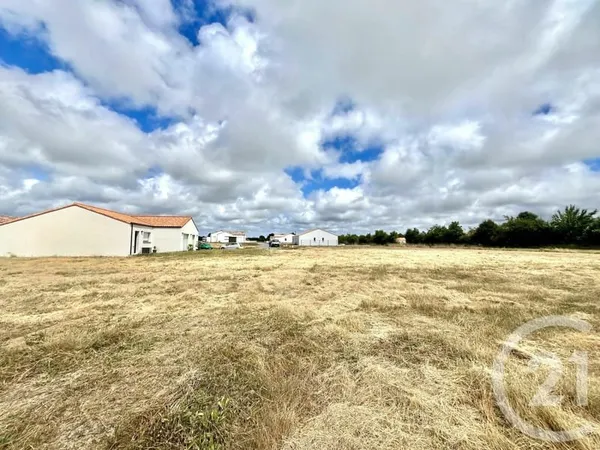 Terrain 582 m²