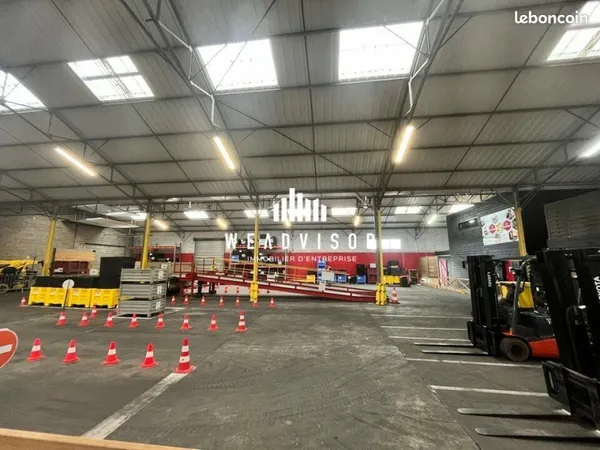 LOCAL D'ACTIVITE 1200 m² ARNAGE
