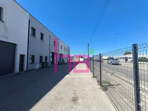 Local d'activité 200 m²