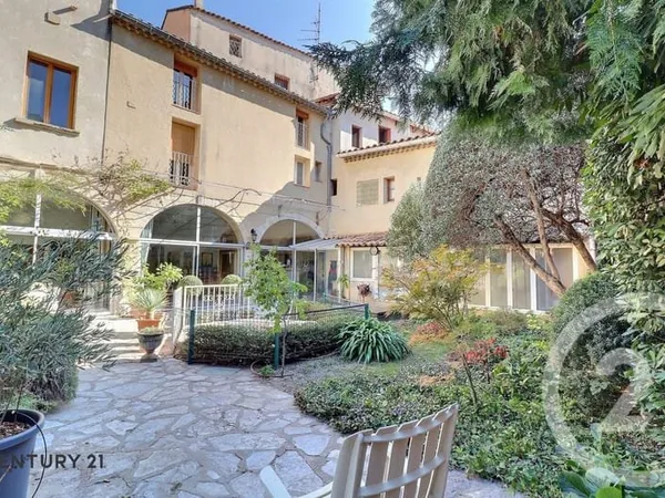 Maison 11 pièces 260 m²