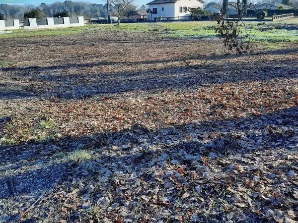 Terrain constructible 600m²