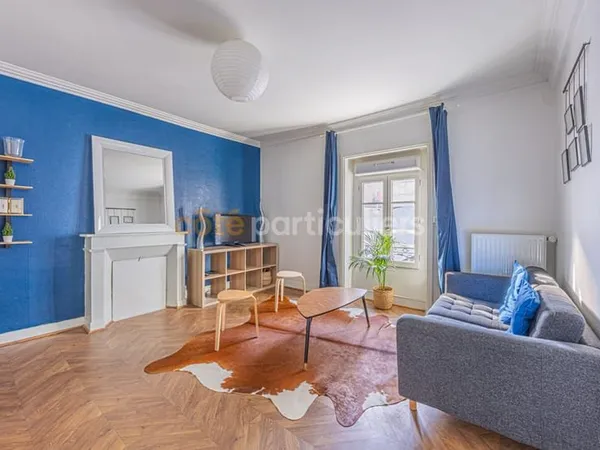 NANTES CENTRE - - GRASLIN - - CAMBRONNE - - T2 - - DERNIER ETAGE - - 52m2