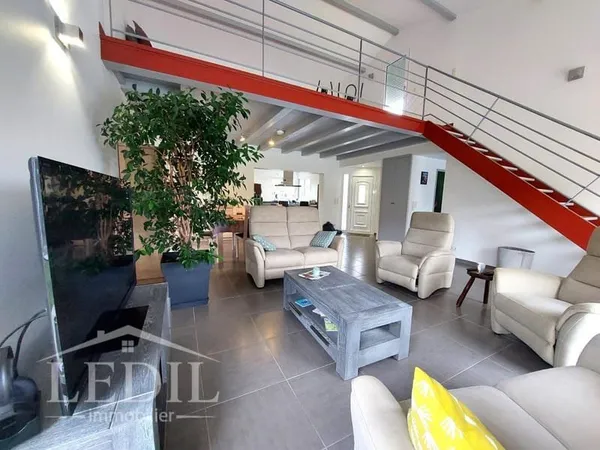 Villa plain pied avec piscine