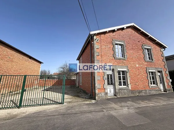 Bureau 10 pièces 153 m²