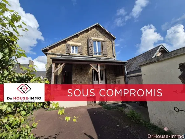 St hiliare du harcouet, proche du centre maison en pierres, 2 chambres, garage et jardin