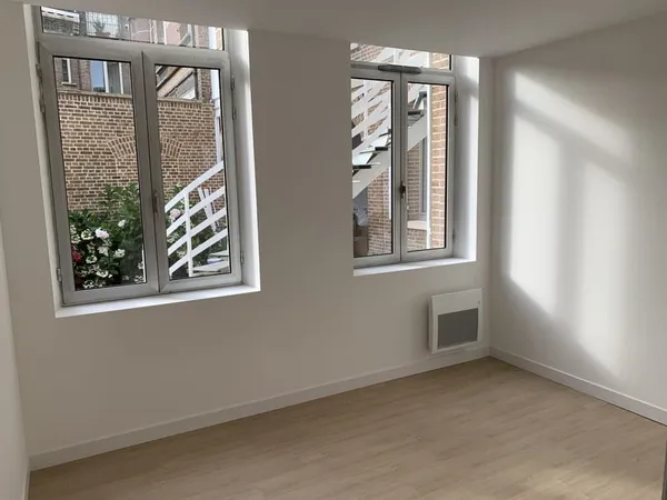 Amiens centre ville à 2 minutes à pieds dans une charmante maison bourgeoises !! un appartement F3 à
