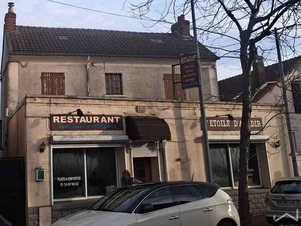 Local commercial 1 pièce 140 m²