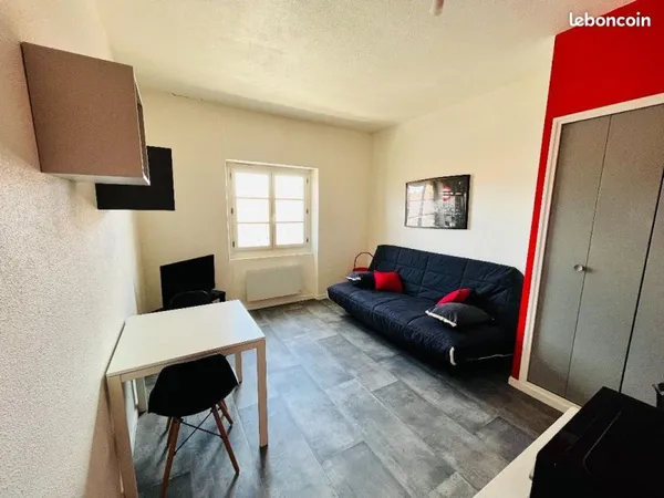 Studio une pièce hyper centre ville