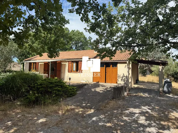 Ardèche Sud : 07140 Les Vans, villa avec jardin arboré.