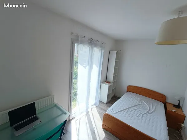 Dernière chambre dispo dans colocation maison