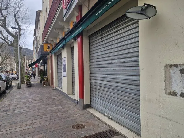 Local commercial 310 m²