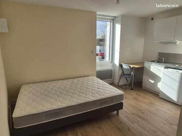 Studio 1 pièce 14 m²