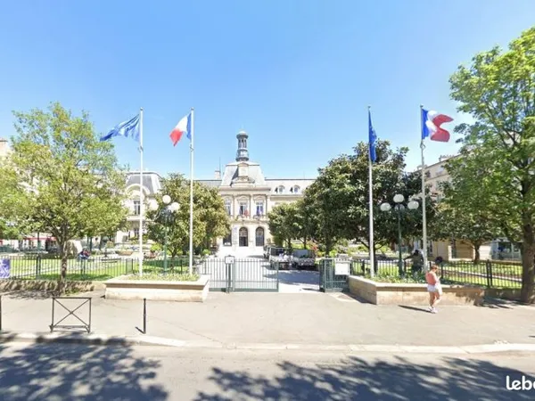 Local 68 m² Clichy