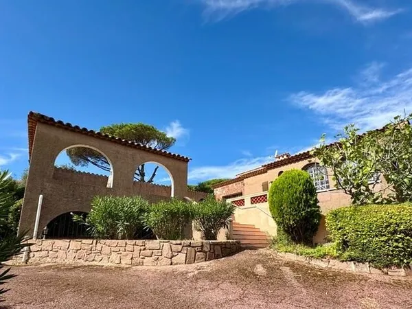 Propriété d'exception avec deux villas et piscine - Sainte-Maxime, secteur Sémaphore