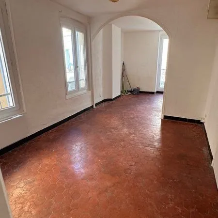 Appartement 3 pièces entièrement rénové - Apt (rue Jules Ferry)