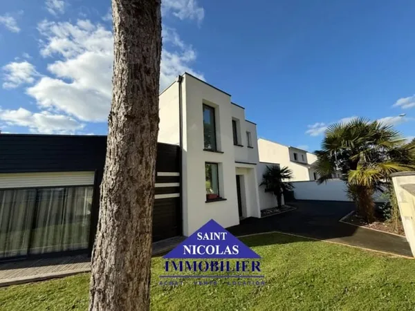 Maison 7 pièces 176 m²