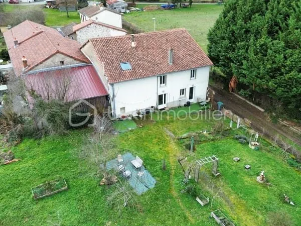 Une maison de famille où le calme devient un luxe