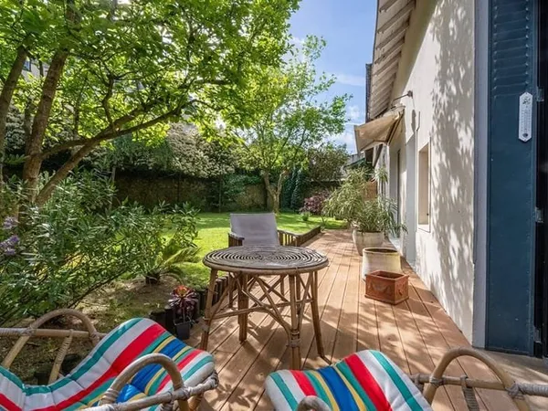 Maison 8 pièces 185 m²