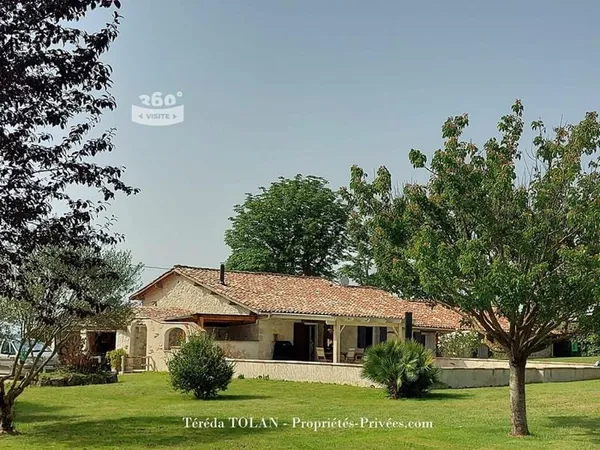 Longère en pierre 5 pièce(s), 3 chambres - 1 bureau- 160 m² - Garages - Piscine -Jardin -Vue