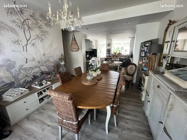 Immeuble de rapport loué + gîte - 250m² - terrain 4800 m² - Péronne
