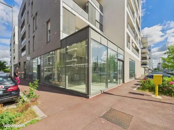 Local commercial 165 m²