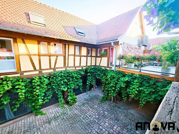 Ancien corps de ferme rénové 335 m² habitables / 394,73 m² a