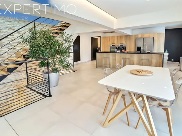 Maison 6 pièces 185 m²