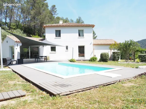 Maison T5 meublée 140m² + piscine + 2055m² terrain — Solliès-Toucas (secteur Valaury)