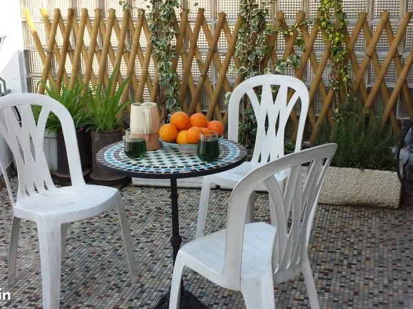 Studio dans maison avec balcon et jardin - Mairie 8ème