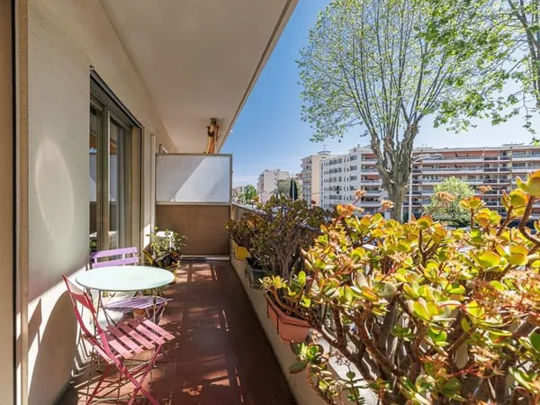 APPARTEMENT 2 PIECES - 53m2 -PARKING