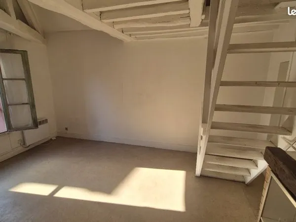 DUPLEXE 42 m² au sol - Fort potentiel - Nanterre centre