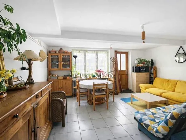 69250 FLEURIEU-SUR-SAONE - LIMITE NEUVILLE - APPARTEMENT DE TYPE