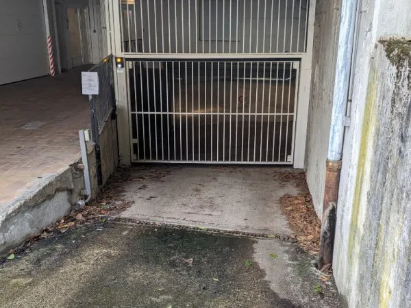 Parking - Proche Facs