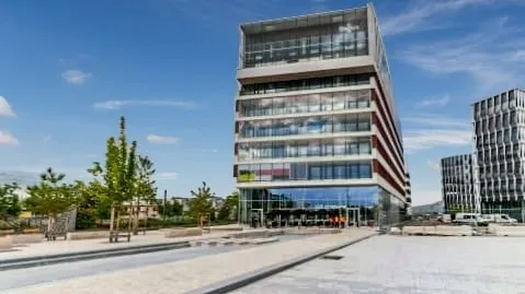 Espace de bureau tout compris pour vous-même et votre équipe à Villeurbanne, Carré de Soie