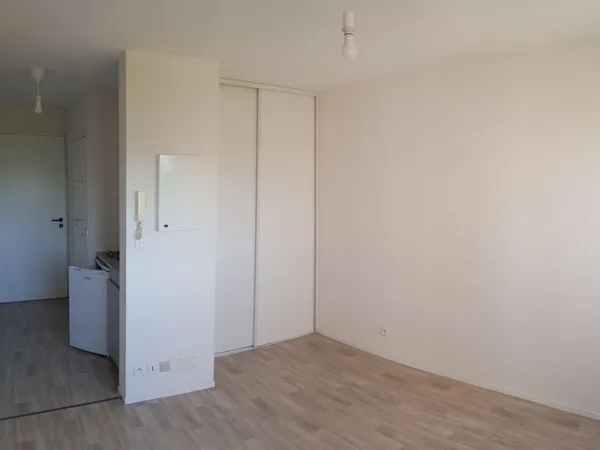 Studio 20m2 - Métro B - proche facs Rennes 1 et lycées