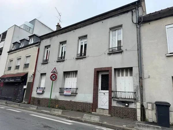 PIERREFITTE Immeuble F9 habitation / Investisseur