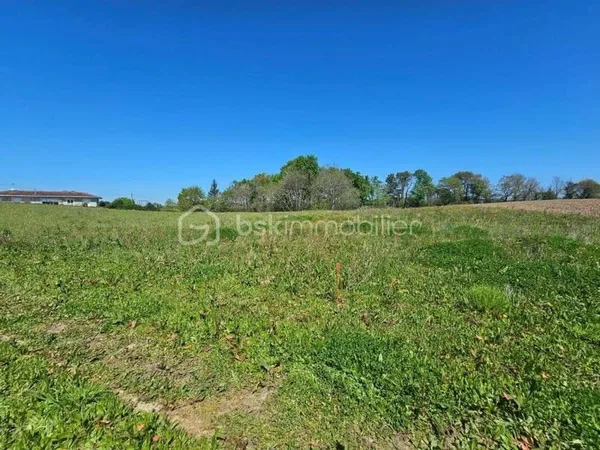 Terrain constructible 1473 m²